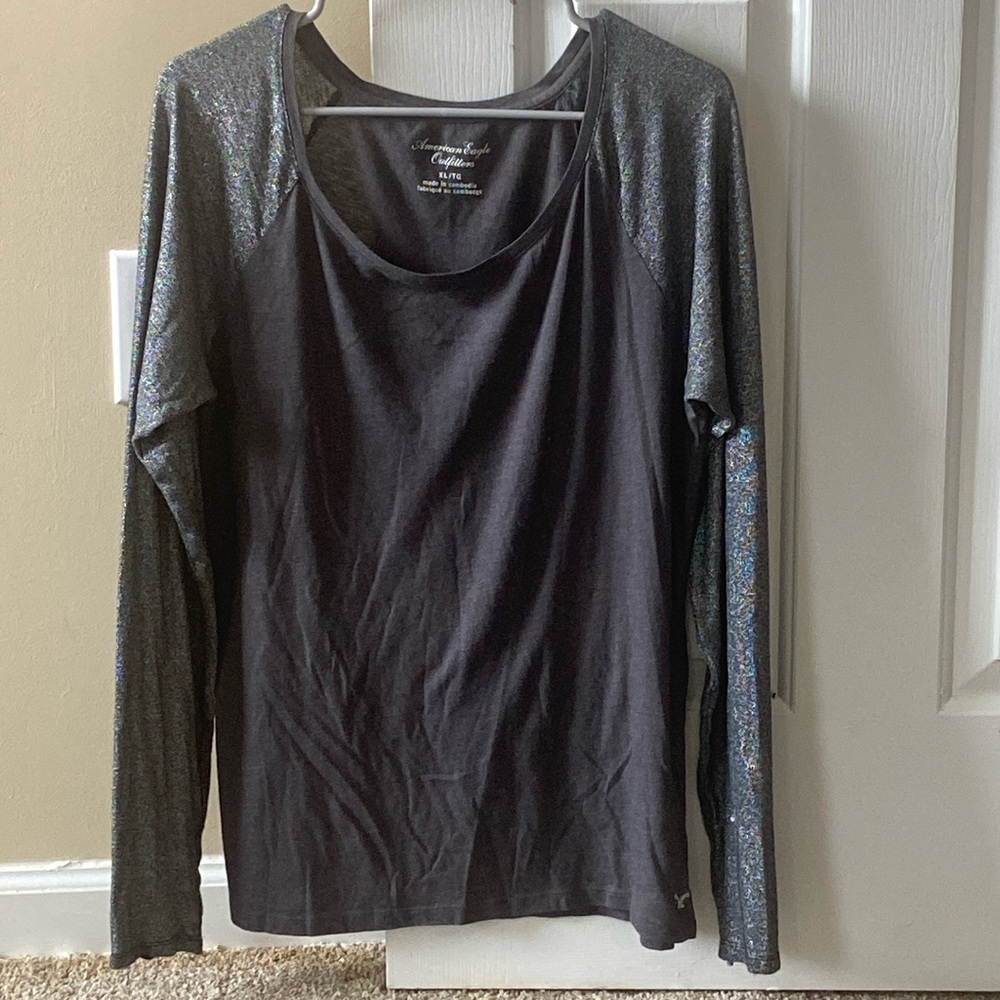 American Eagle top